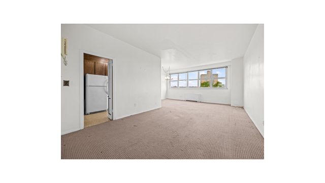 555 KAPPOCK Street # 3T, New York City, NY 10463