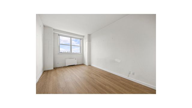 555 KAPPOCK Street # 3T, New York City, NY 10463
