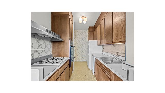 555 KAPPOCK Street # 3T, New York City, NY 10463