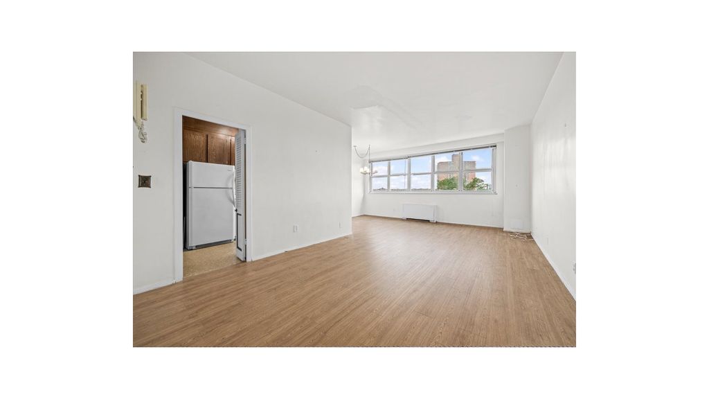 555 KAPPOCK Street # 3T, New York City, NY 10463