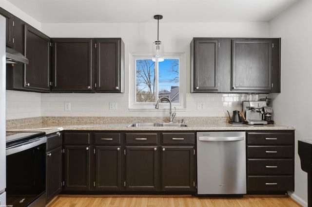 490 E Cambourne Drive, Ferndale, MI 48220