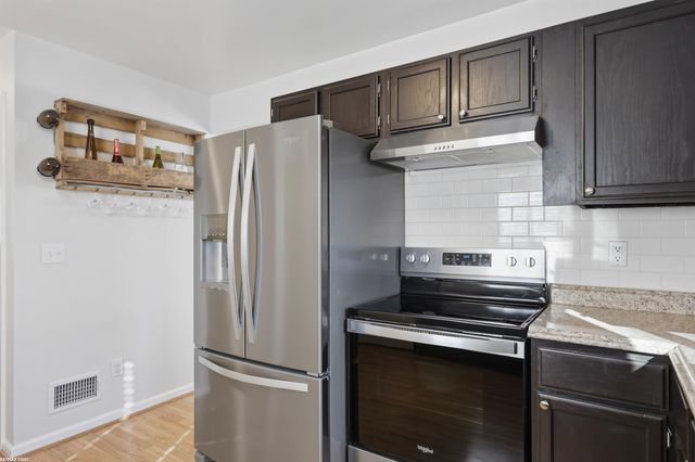 490 E Cambourne Drive, Ferndale, MI 48220