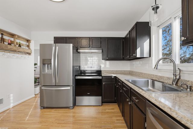 490 E Cambourne Drive, Ferndale, MI 48220