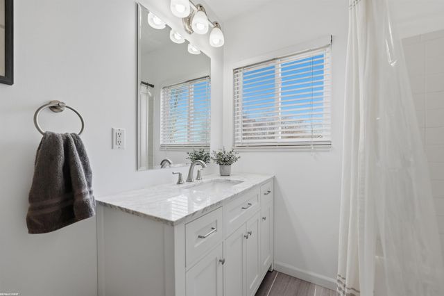 490 E Cambourne Drive, Ferndale, MI 48220