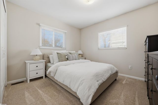 490 E Cambourne Drive, Ferndale, MI 48220