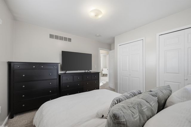 490 E Cambourne Drive, Ferndale, MI 48220