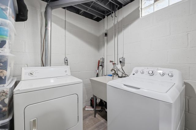 490 E Cambourne Drive, Ferndale, MI 48220