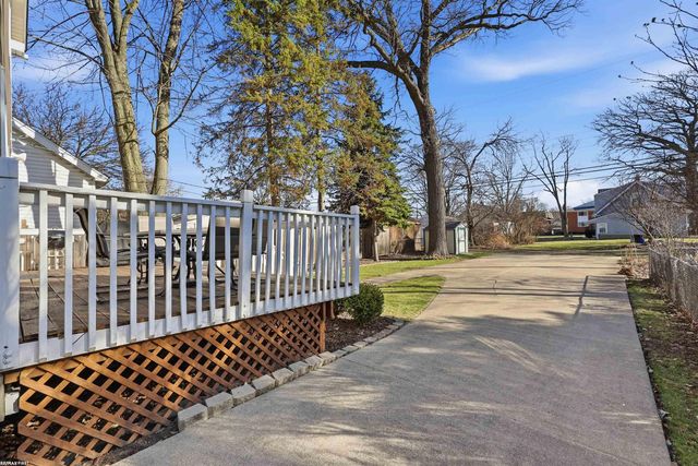 490 E Cambourne Drive, Ferndale, MI 48220