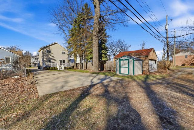 490 E Cambourne Drive, Ferndale, MI 48220