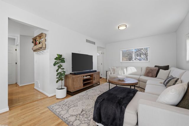 490 E Cambourne Drive, Ferndale, MI 48220