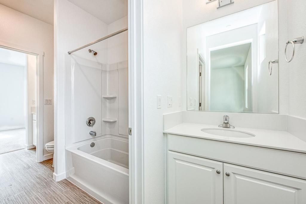 Image 5 of property listing at 622 Santa Lucia Way D, Marina, CA 93933