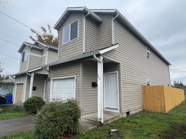 702 Ne 94TH Ave, Portland, OR 97220