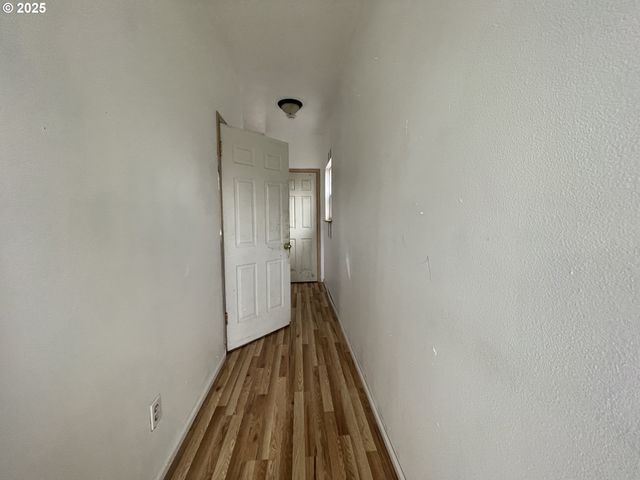 702 Ne 94TH Ave, Portland, OR 97220