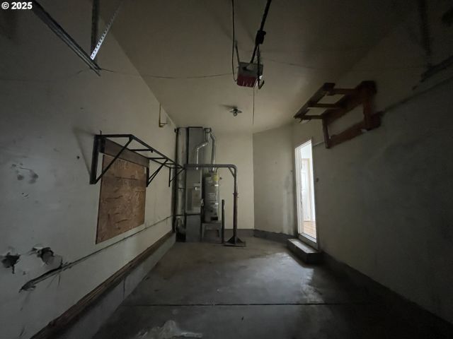 702 Ne 94TH Ave, Portland, OR 97220