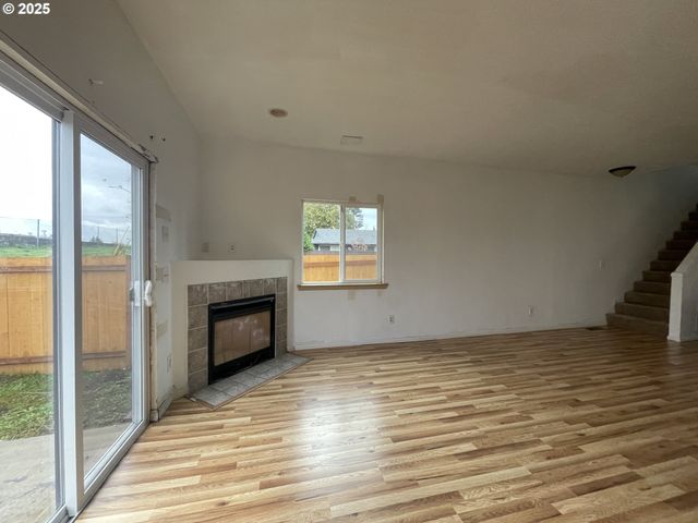 702 Ne 94TH Ave, Portland, OR 97220