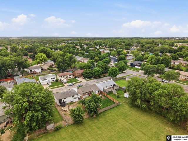1510 W Sewell Street, Lincoln, NE 68522