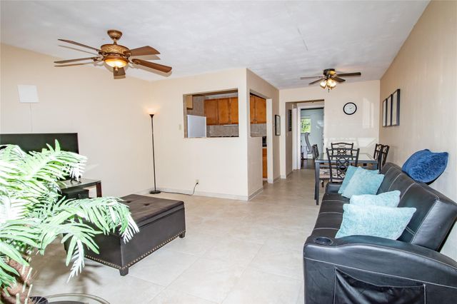 1920 NE 51st Court 208, Fort Lauderdale, FL 33308