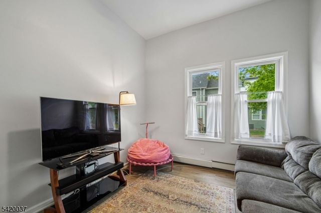 41 Mission St, Montclair Twp., NJ 07042