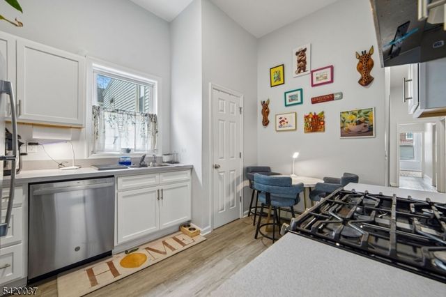 41 Mission St, Montclair Twp., NJ 07042