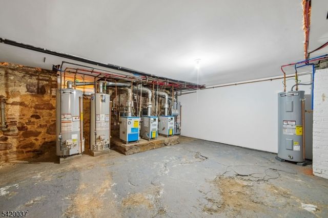 41 Mission St, Montclair Twp., NJ 07042