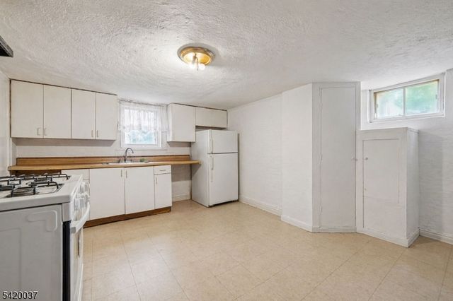41 Mission St, Montclair Twp., NJ 07042