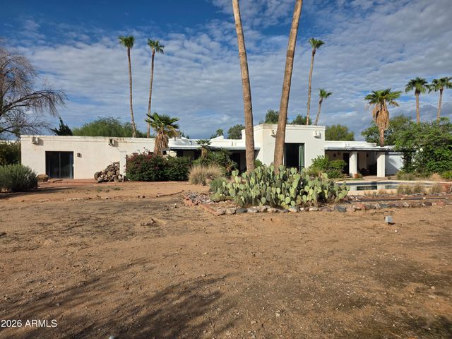 5425 E Via Los Caballos --, Paradise Valley, AZ 85253