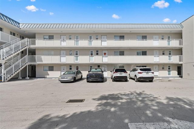 240 Galen Drive 109, Key Biscayne, FL 33149