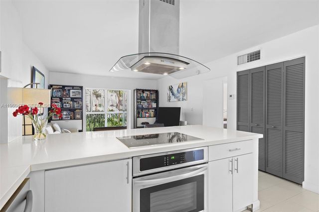 240 Galen Drive 109, Key Biscayne, FL 33149