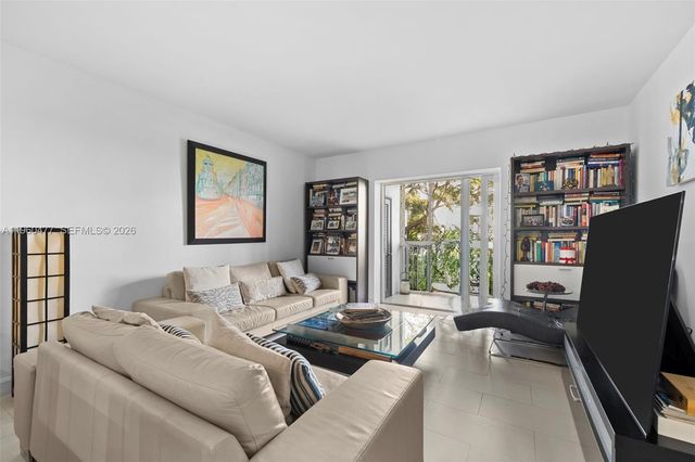 240 Galen Drive 109, Key Biscayne, FL 33149