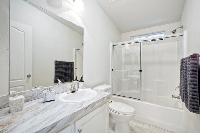 2700 E Valley Pkwy Spc #81, Escondido, CA 92027