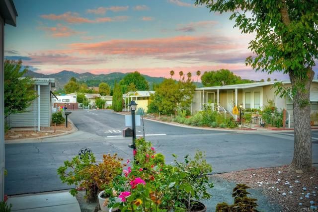 2700 E Valley Pkwy Spc #81, Escondido, CA 92027