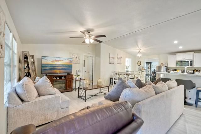 2700 E Valley Pkwy Spc #81, Escondido, CA 92027