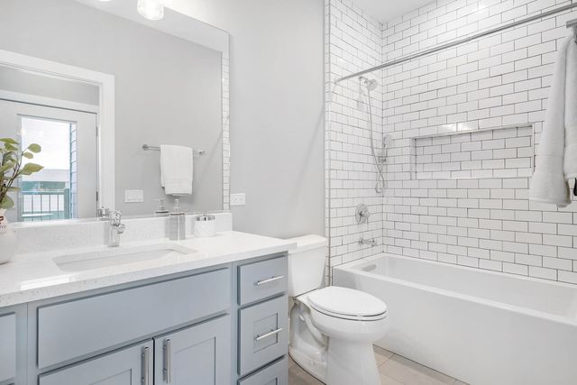 504 Lyman Avenue 303, Oak Park, IL 60304