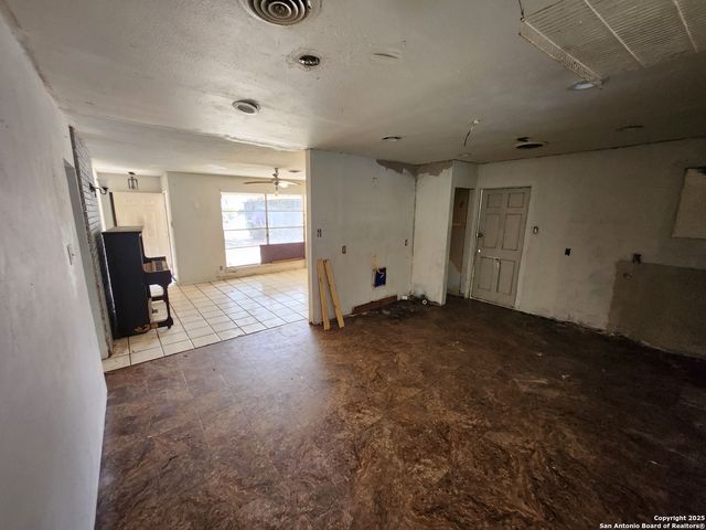 7903 Quirt, San Antonio, TX 78227