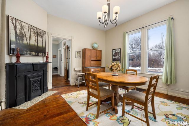 907 NE GLEN OAK Avenue, Peoria, IL 61603