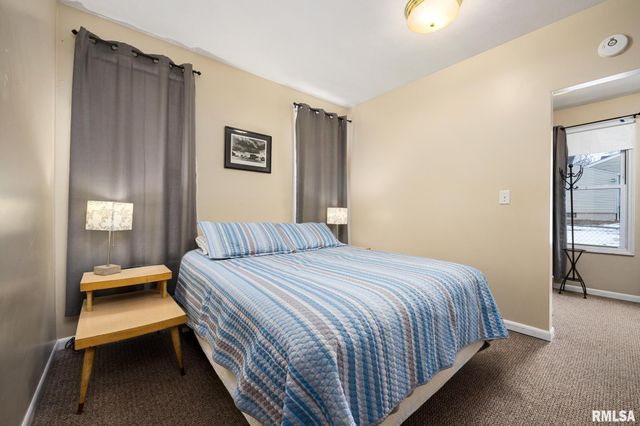 907 NE GLEN OAK Avenue, Peoria, IL 61603