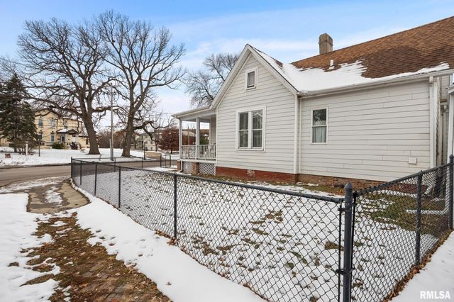 907 NE GLEN OAK Avenue, Peoria, IL 61603