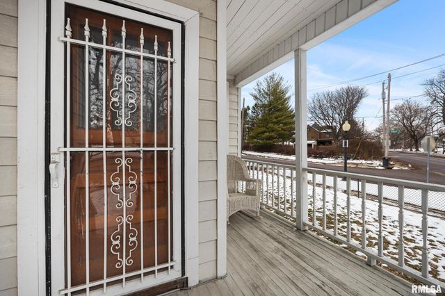 907 NE GLEN OAK Avenue, Peoria, IL 61603