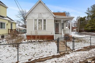 907 NE GLEN OAK Avenue, Peoria, IL 61603