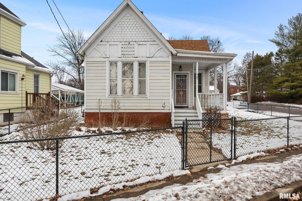 907 NE GLEN OAK Avenue, Peoria, IL 61603