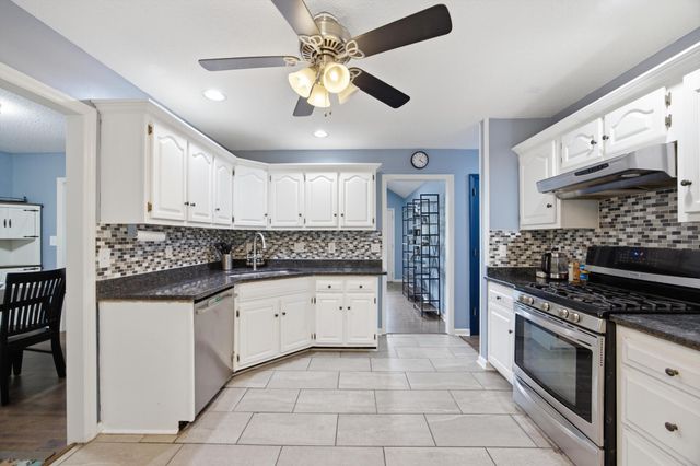 717 Ashbrook Drive, Hixson, TN 37343