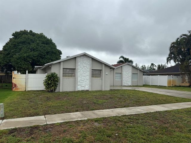 589 Cashiers Drive, West Palm Beach, FL 33413