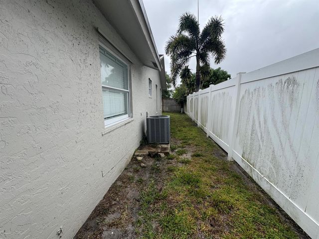 589 Cashiers Drive, West Palm Beach, FL 33413