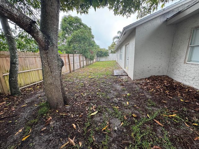 589 Cashiers Drive, West Palm Beach, FL 33413
