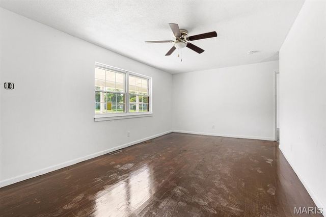 325 Moule Drive, Florissant, MO 63031