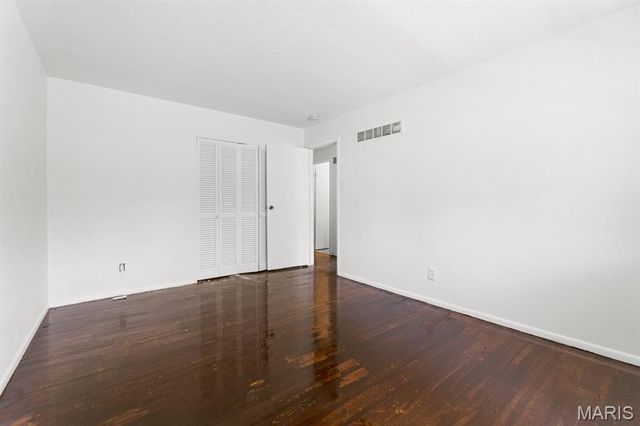 325 Moule Drive, Florissant, MO 63031