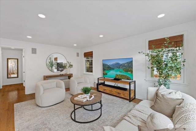 6523 40th Avenue NE, Seattle, WA 98115