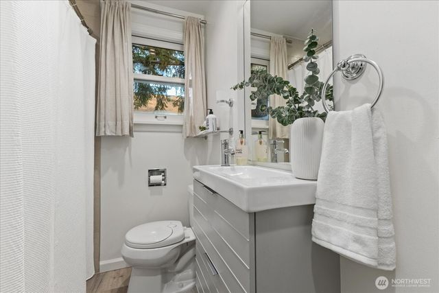 6523 40th Avenue NE, Seattle, WA 98115