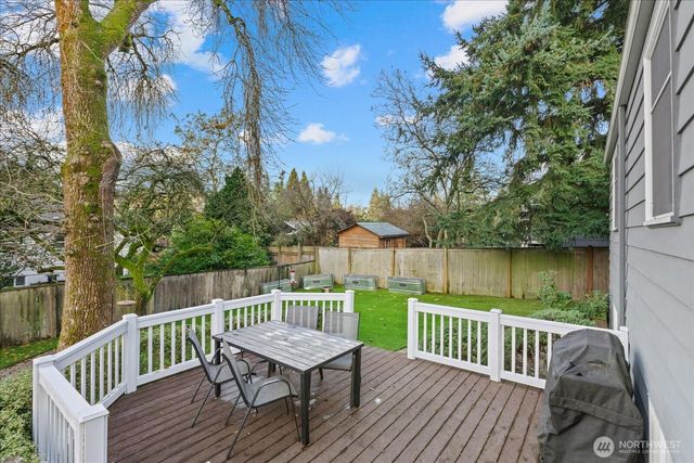 6523 40th Avenue NE, Seattle, WA 98115