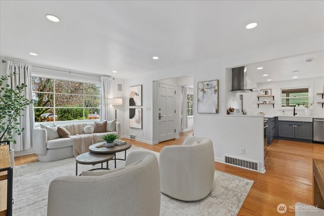 6523 40th Avenue NE, Seattle, WA 98115